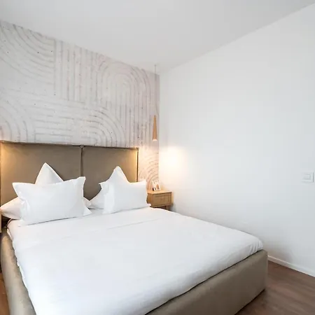 Obsidian | 3bdr | Calea Victoriei Apartment *