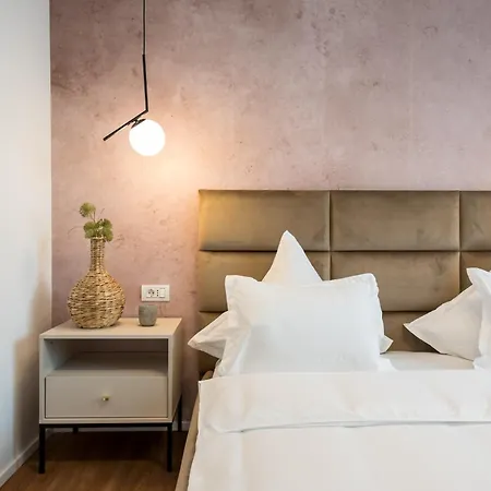 Obsidian | 3bdr | Calea Victoriei Apartment *