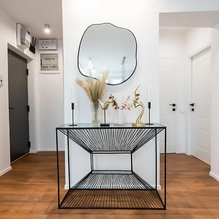 Obsidian | 3bdr | Calea Victoriei Apartment