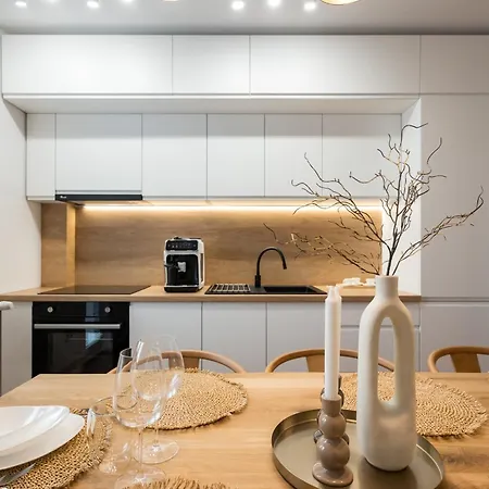 Obsidian | 3bdr | Calea Victoriei Apartment